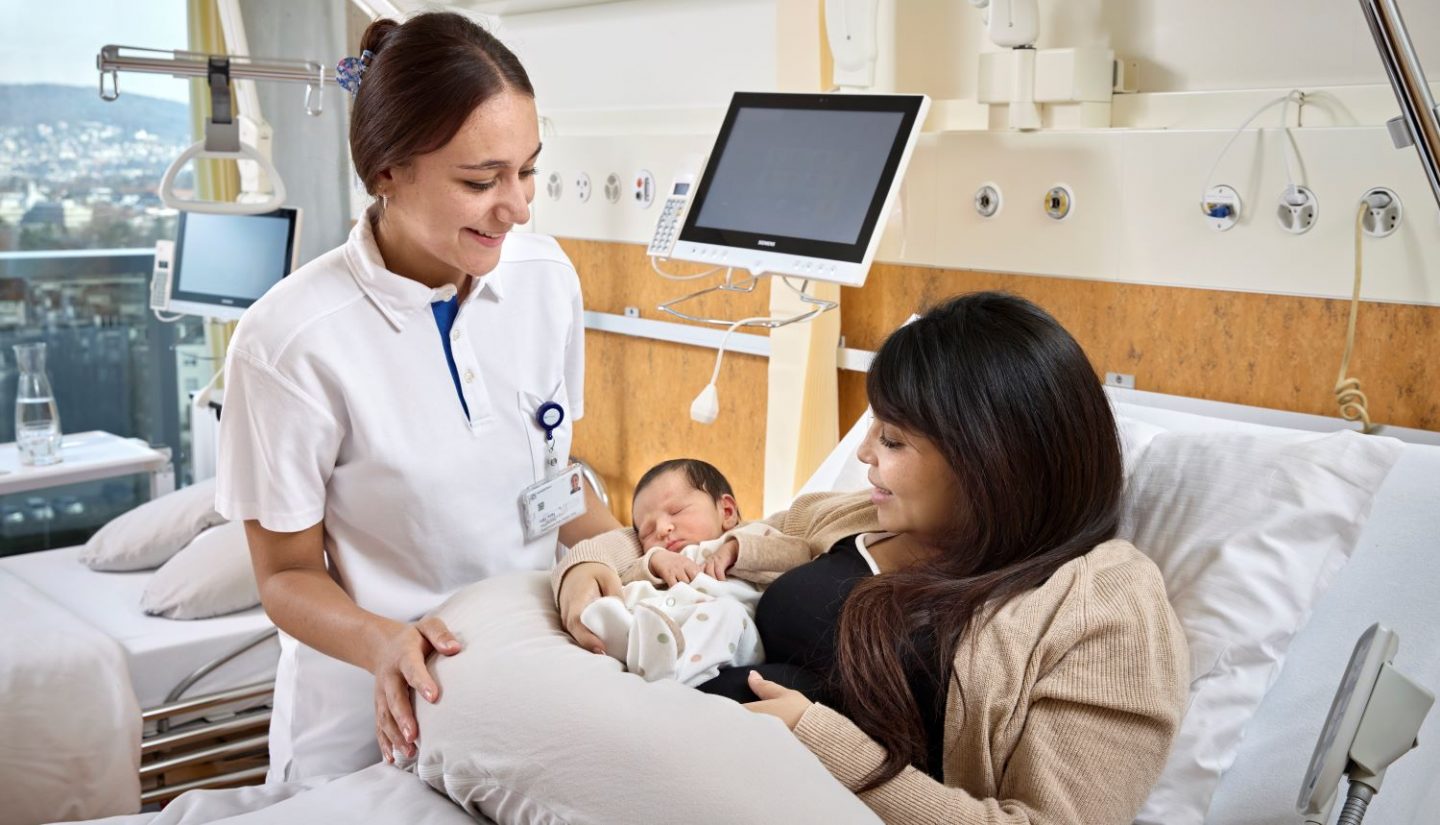postpartum recovery room Zurich hospital